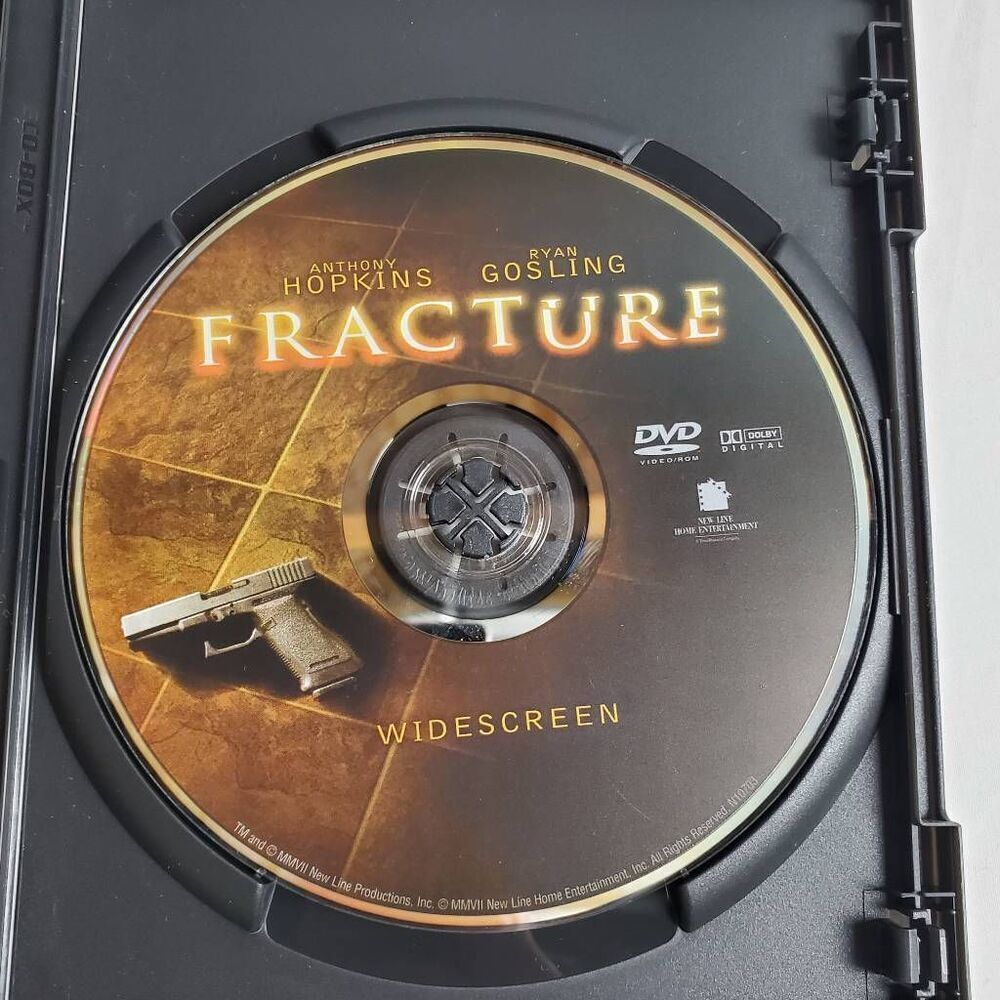 Fracture DVD - Picture 2 of 3